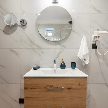 The Saltwater 1min Kos Town